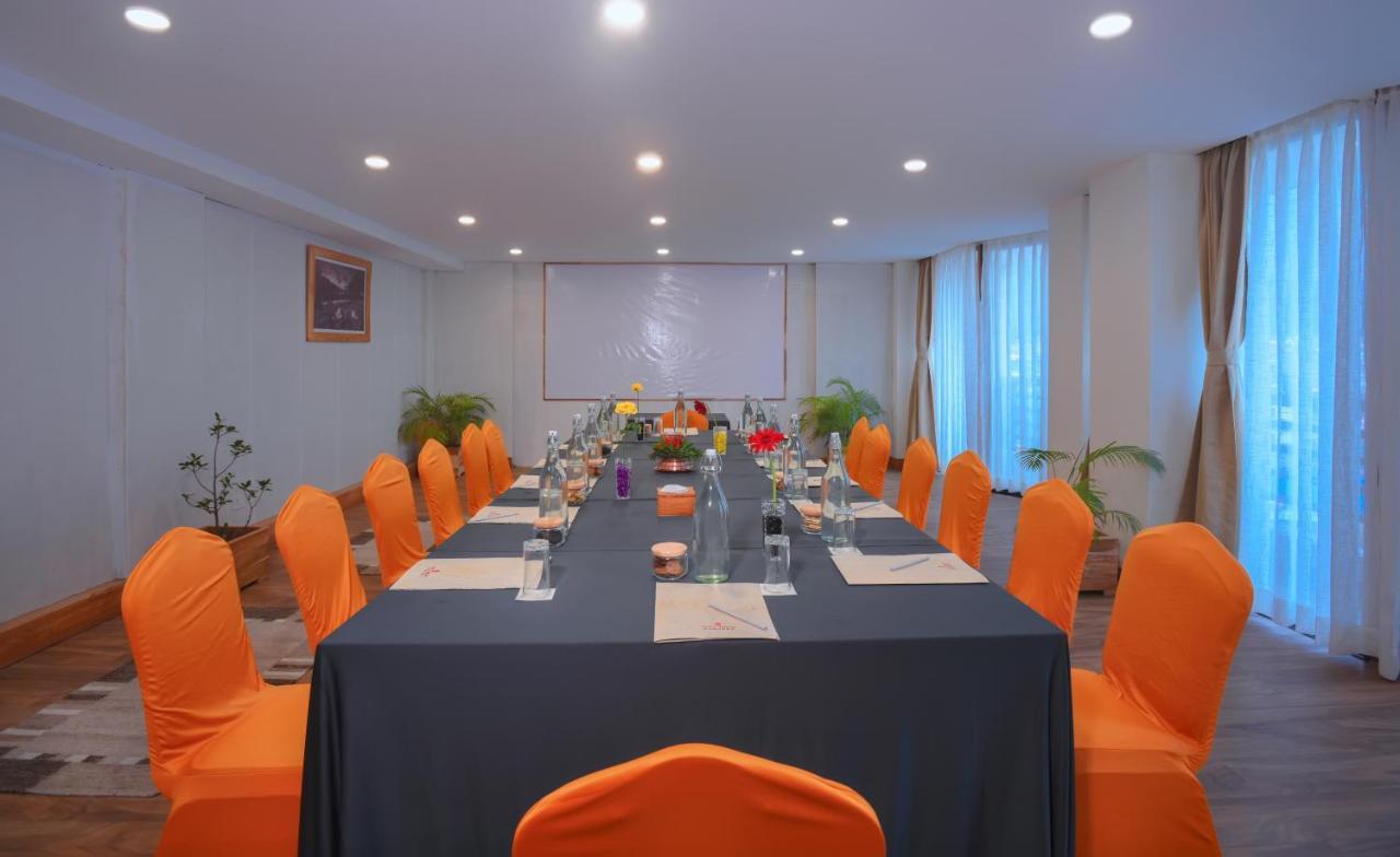Aabas Pokhara Hotel Luaran gambar