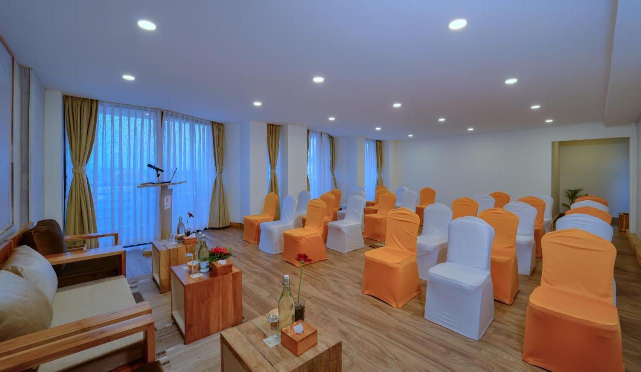 Aabas Pokhara Hotel Luaran gambar