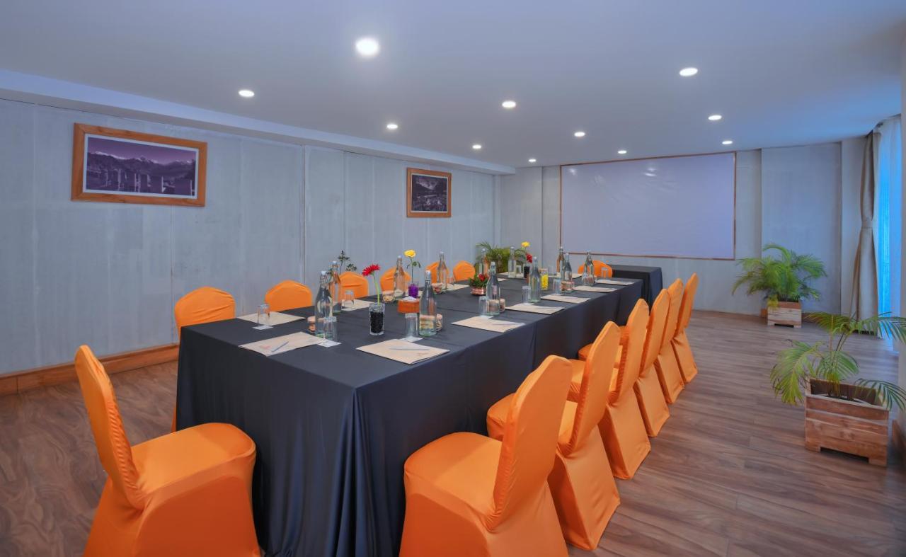 Aabas Pokhara Hotel Luaran gambar