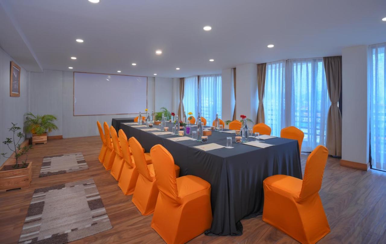 Aabas Pokhara Hotel Luaran gambar